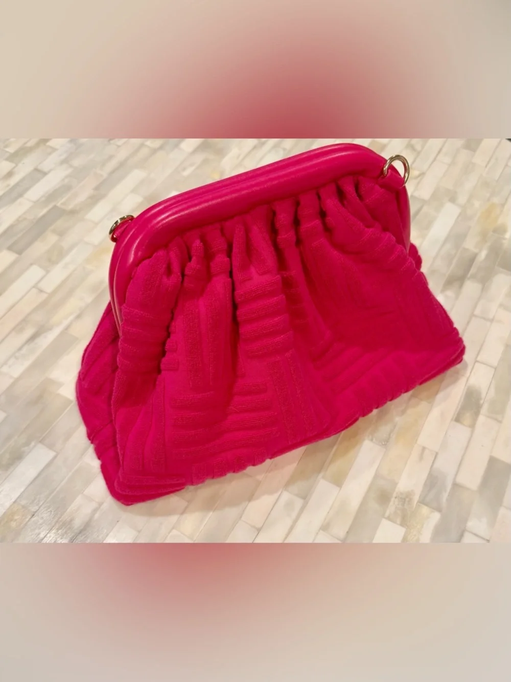 NWOT Urban Expressions Bright Pink Ruched Frame Crossbody